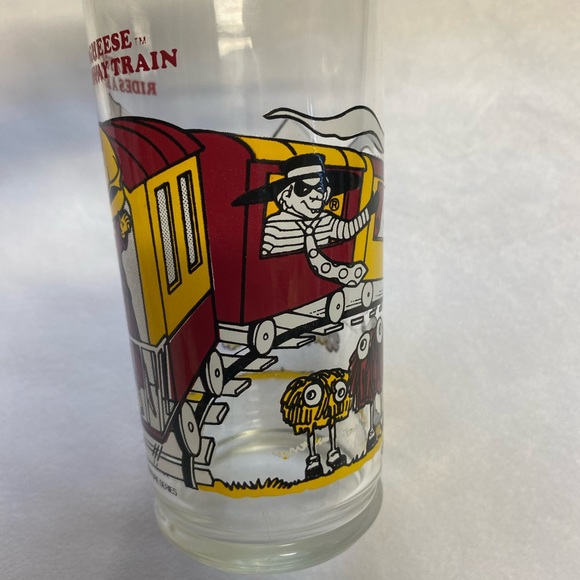 1980 MCDONALDS ADVENTURE SERIES MAYOR MCCHEESE DRINKING GLASS Collectible - Picture 4 of 14